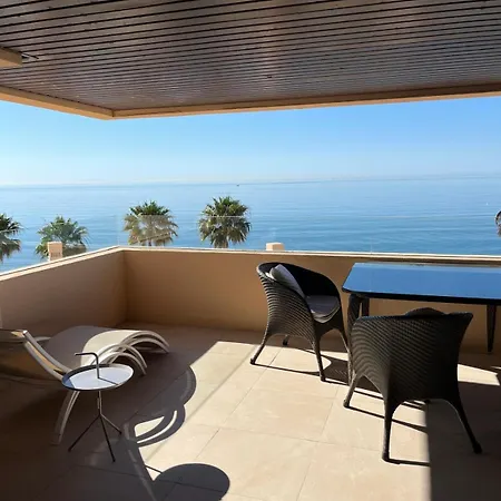 Bahia De La Plata Seafront Апартаменты Эстепона